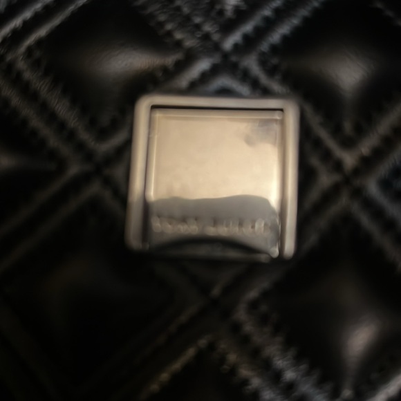 Brand new Tory Burch Fleming shoulder bag. - Picture 6 of 9